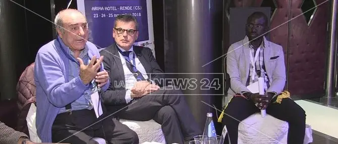 L'appello di Loiero: «Finanziate la mia Legge regionale sull'accoglienza»