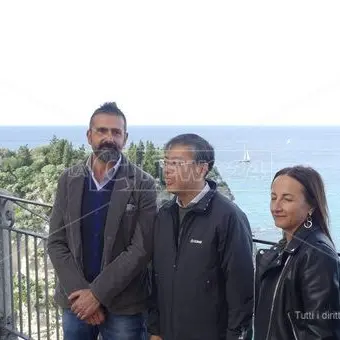Il ministro cinese sbarca a Tropea: «Sinergia commerciale più forte»