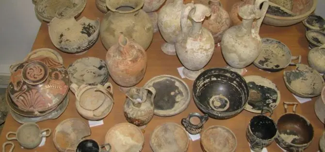 Deteneva illegalmente reperti archeologici: una denuncia a Cirò Marina