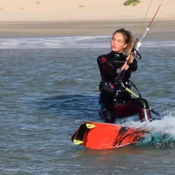 Bella e vincente: la stella calabrese del kitesurf punta alle Olimpiadi