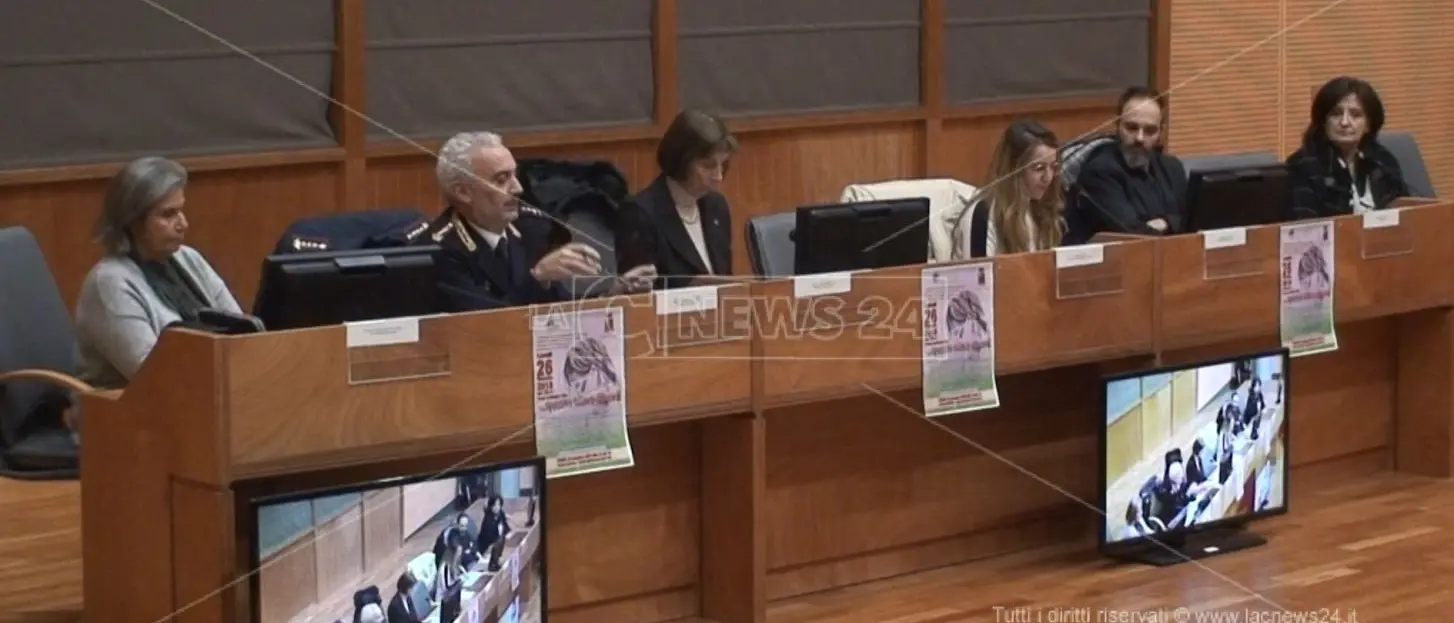 La Questura di Catanzaro in campo contro la violenza di genere