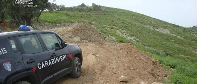 Invade terreno comunale, imprenditore denunciato a Mesoraca