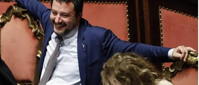 Il decreto sicurezza è legge. Salvini: «Giornata memorabile»