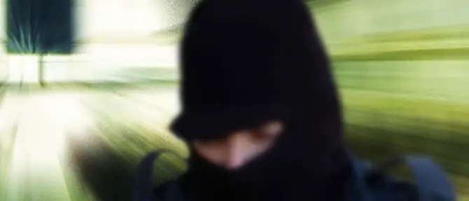 Reggio, rapina a un vigilantes: bottino di 40mila euro