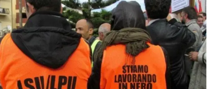 Lsu e Lpu, i sindacati: «Governo distrugge il lavoro che c'è già»