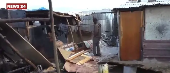 Incendio nella tendopoli, trasferiti trenta migranti