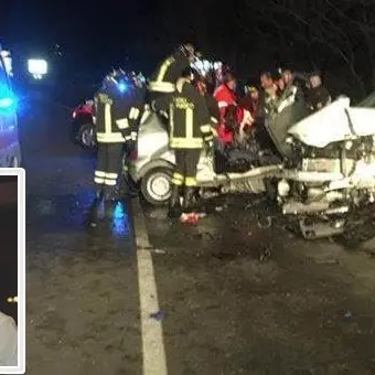 Scontro frontale sulla statale 106 a Simeri, morti due giovani