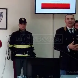 Mezzi rubati e venduti on line: sgominata la banda dei furti nei cantieri autostradali