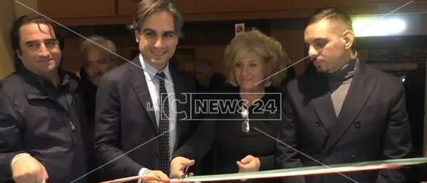 Reggio, locale incendiato riapre in un temporary store concesso dal Comune