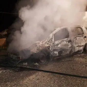 Auto in fiamme nella notte a Guardavalle Superiore