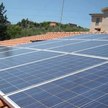 Truffa sugli impianti fotovoltaici, la denuncia di una donna di Catanzaro