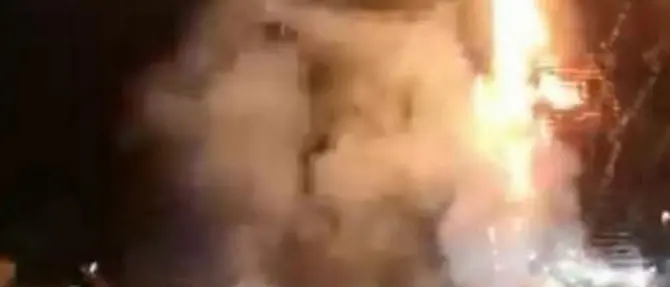 «Pentiti da bruciare»: macabro striscione durante un falò