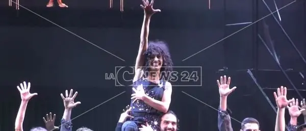 Un tuffo negli anni '80 con Flashdance che travolge il Cilea di Reggio