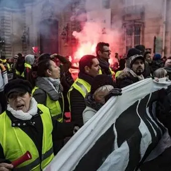 Gilet gialli, Macron ai sindaci: «Ho fatto una serie di cavolate»