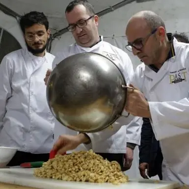 Taurianova, in migliaia per il festival del torrone