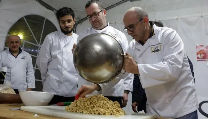 Taurianova, in migliaia per il festival del torrone