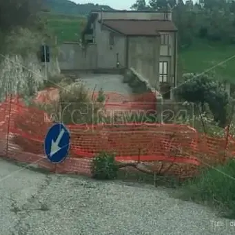 Strade che crollano e ponti pericolanti, viabilità negata nella provincia reggina