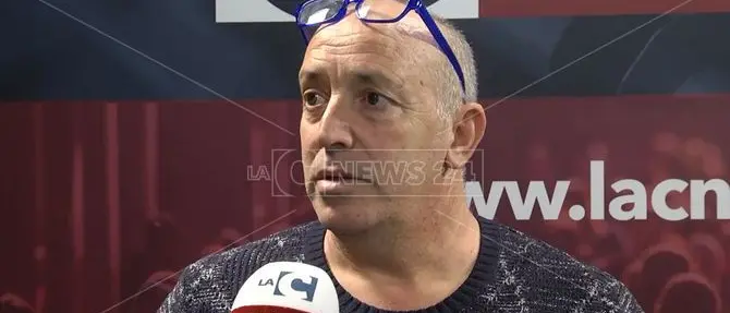 Bare bruciate per intimidazione, la vittima: «Non mi fermeranno»