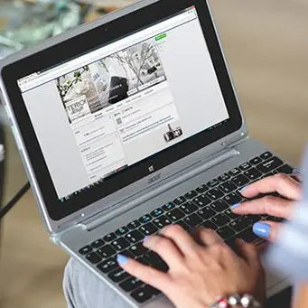 «Mio figlio è morto, non ricordatemelo con le pubblicità»