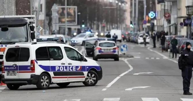 Strage ai mercatini di Natale di Strasburgo, ucciso il killer. L’Isis: «Era un nostro soldato»