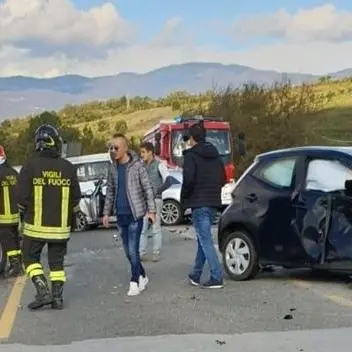 Incidente stradale nel Catanzarese, tre feriti