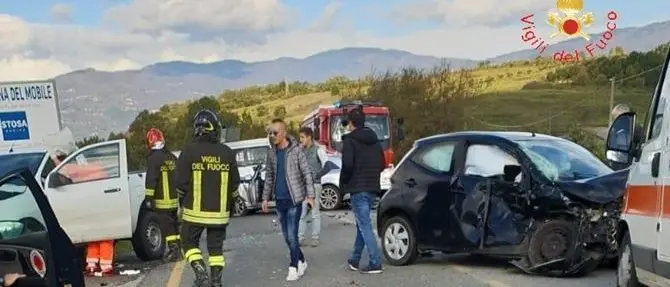 Incidente stradale nel Catanzarese, tre feriti