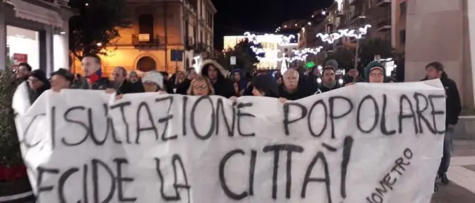 Cosenza, i “No metro” vanno avanti senza sosta