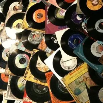 Lamezia, parte Vinilica33: l'evento per gli amanti delle vecchie sonorità