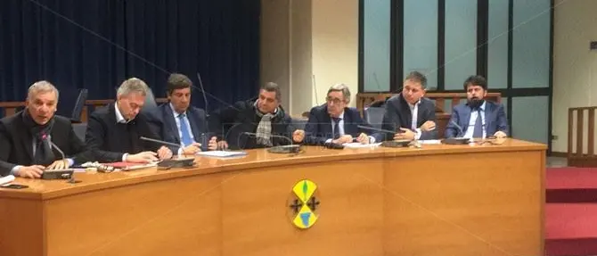 Oliverio indagato, il centrodestra attacca: «Fallito il suo progetto politico»