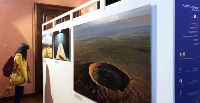 “Planet vs Plastic. Un pianeta straordinario tra bellezza e abusi” in mostra a Vibo