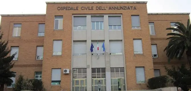 Dramma all’Annunziata di Cosenza, partorisce ma il bimbo è morto: aperta un’inchiesta