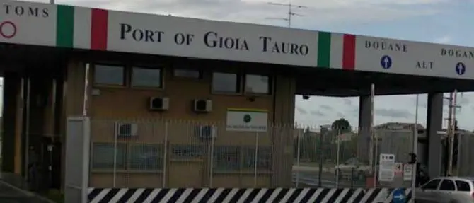 Porto di Gioia Tauro, Oliverio: “Incomprensibile una protesta con dieci giorni di sciopero”