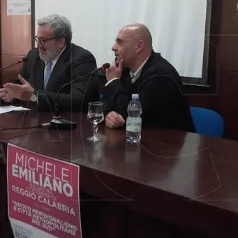 Lo schiaffo di Emiliano ad Oliverio: sulla sanità è inutile chiedere favori a Roma