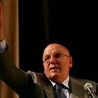 Oliverio in trappola: Renzi impone lista unica