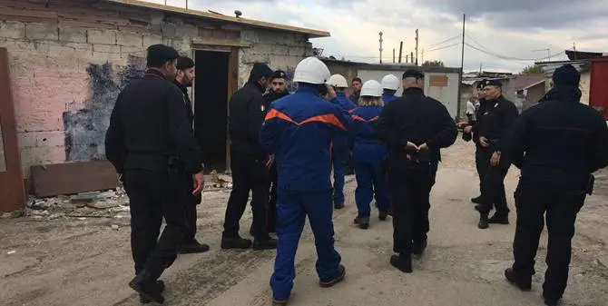 Lamezia, perquisizioni e controlli al campo rom Scordovillo