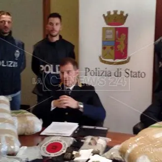 In casa con 21 chili di droga, in manette padre e figlio nel Vibonese