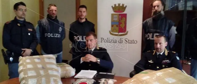 In casa con 21 chili di droga, in manette padre e figlio nel Vibonese