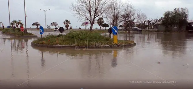 Mareggiate in Calabria, si contano i danni