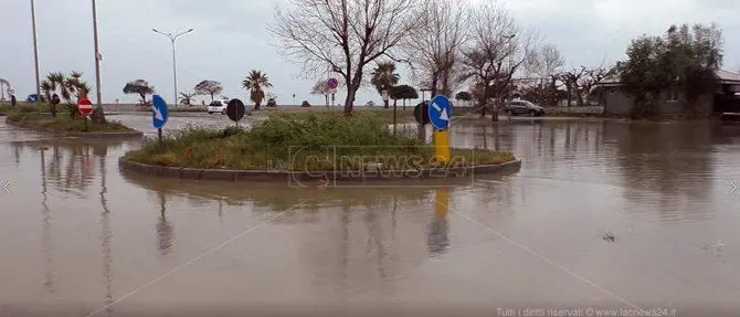 Mareggiate in Calabria, si contano i danni