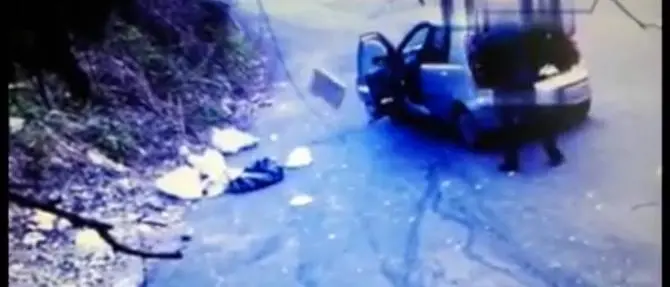 Catanzaro, abbandono di rifiuti: le telecamere incastrano i cittadini (Video)