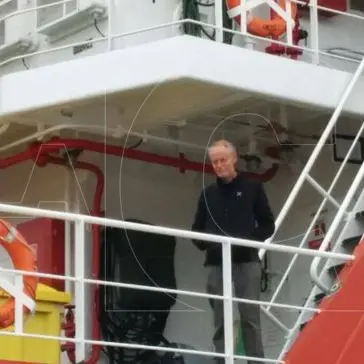 'Mare nostro che non sei nei cieli', Erri De Luca sbarca a Reggio con i migranti