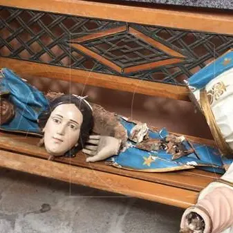 La statua della Madonna si spezza durante l'Affrontata: shock nel Vibonese (VIDEO)