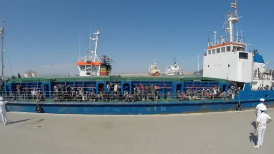 sbarco 470 persone a Crotone , ANSA