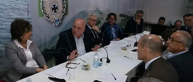 Metrotranvia, Oliverio incontra le parti sociali: «Occasione da non perdere»