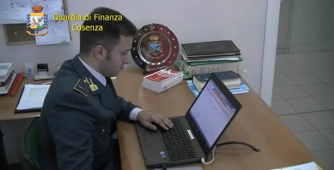 Bancarotta fraudolenta, arrestato imprenditore edile a Cosenza