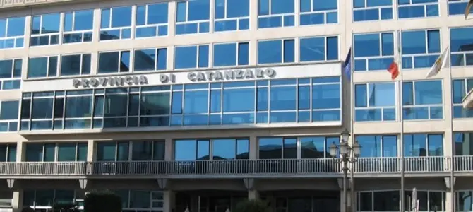 Catanzaro, la Provincia finanzia 74 borse di studio