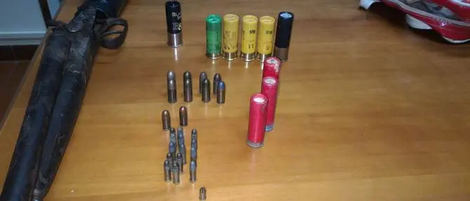 In casa con armi e munizioni: arrestato 58enne a Francavilla Angitola