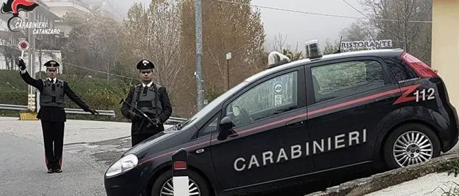 Asportavano sabbia e pietre dal fiume, due arresti nel Catanzarese