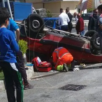 Incidente sulla statale 18, coinvolti quattro liceali di ritorno dal pranzo dei 100 giorni