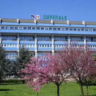 Lamezia, muore dopo il ricovero in ospedale: sei medici indagati